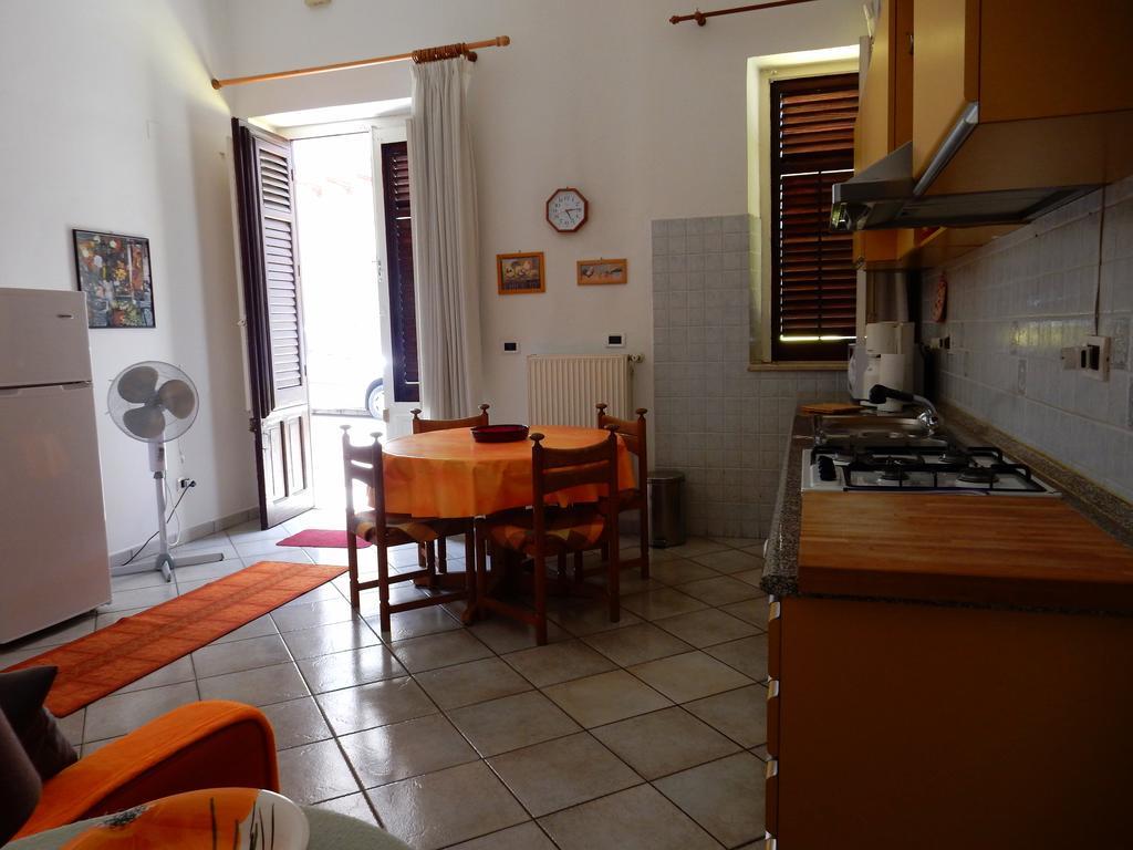 Terrasini Siracasa Apartamento Quarto foto
